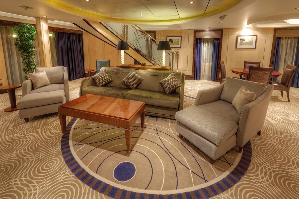 Queens Grill Grand Duplex Suite