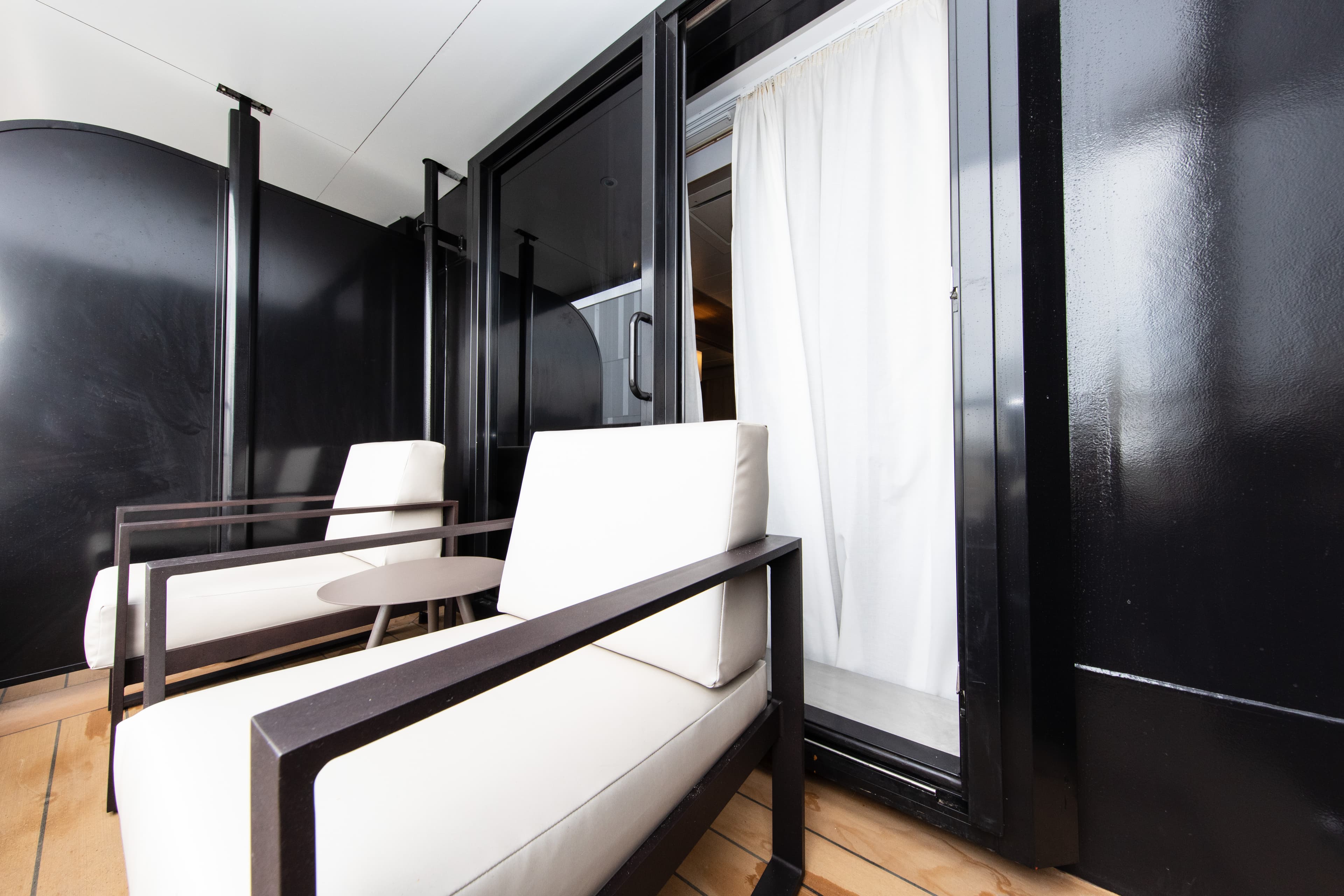 Veranda Suite