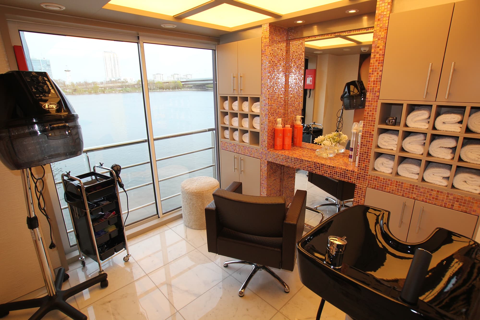 Beauty & Hair Salon