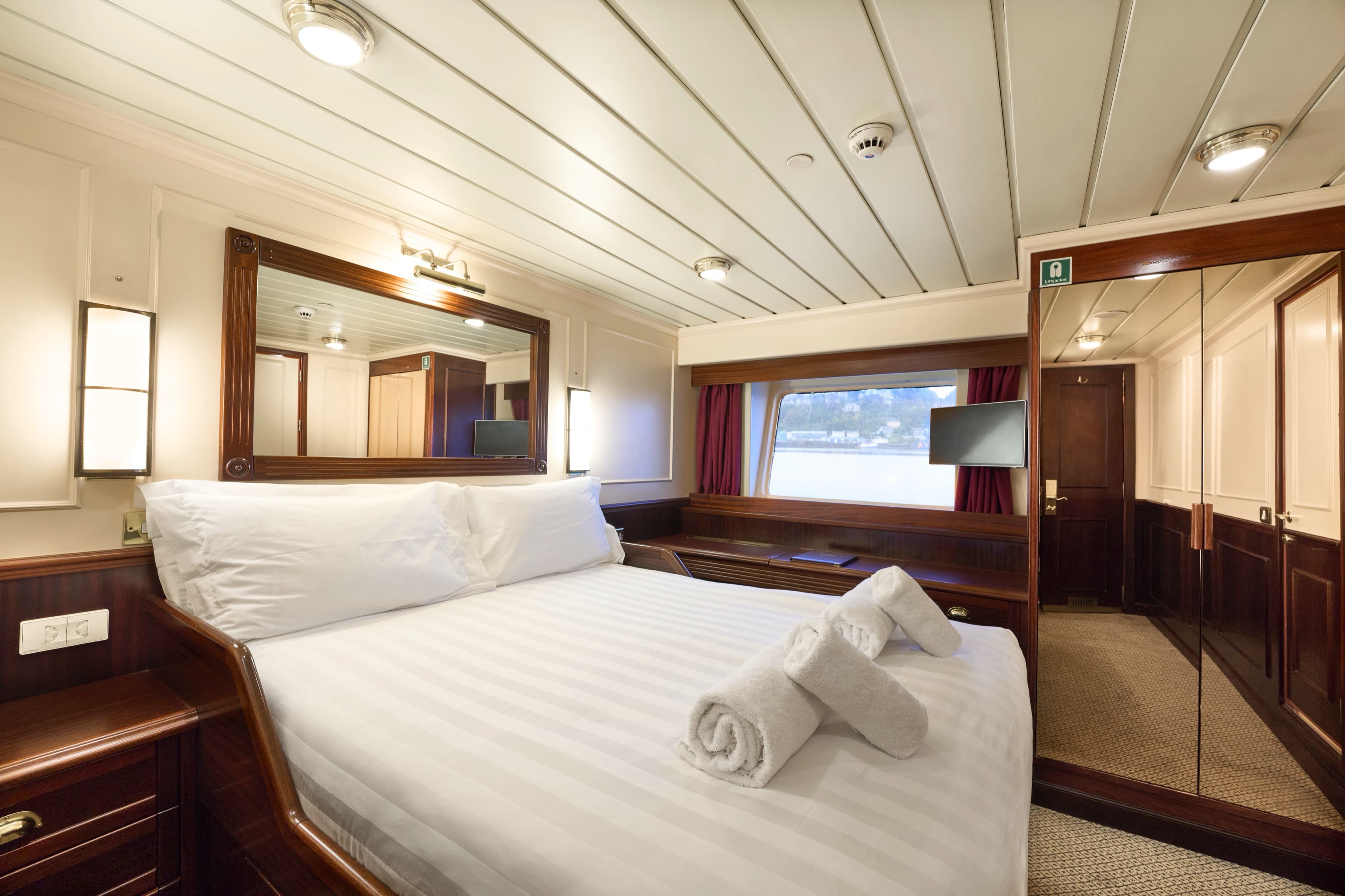 Category 2S Cabins