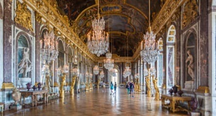 The hall of Mirrors in the palace of Versailles