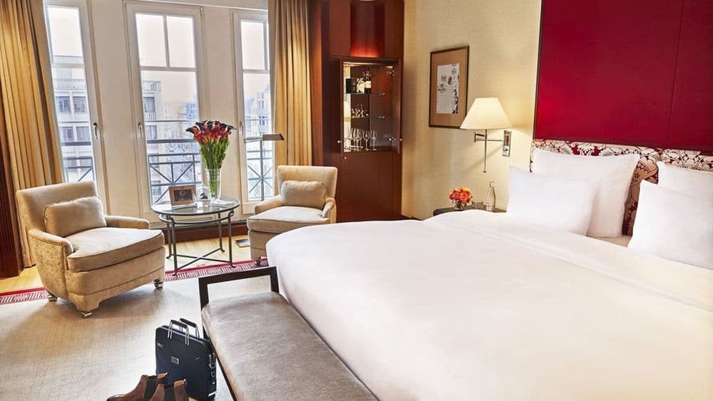 Hotel Adlon Kempinski Berlin - deluxe bedroom