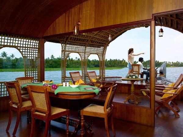 Kumakarom Lake Resort