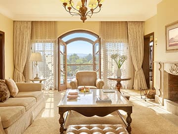 Fairmont Mount Kenya Safari Club Suite