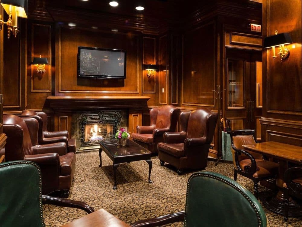 Sutton Palace Hotel