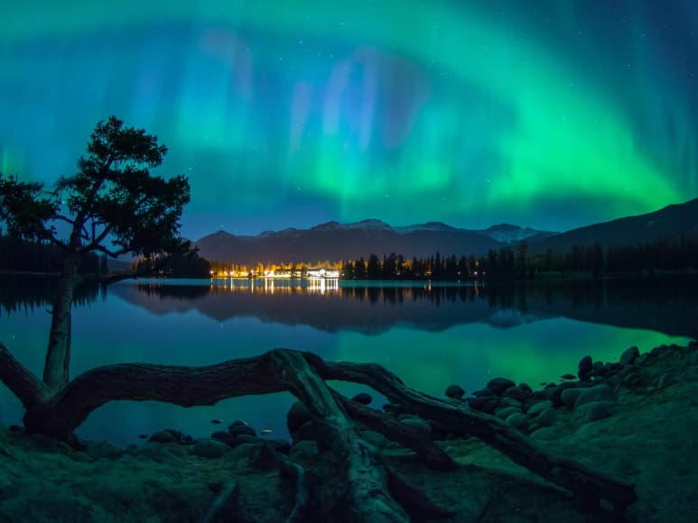 Fairmont Jasper Park Lodge Northern Lights