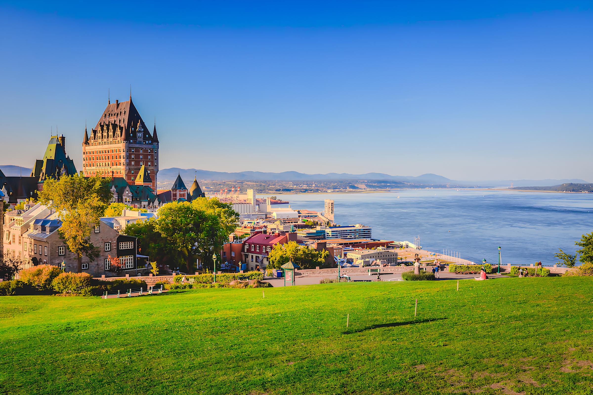 Quebec Journey: A Unique Blend of Culture, History, and Scenic Beauty - Hero 2