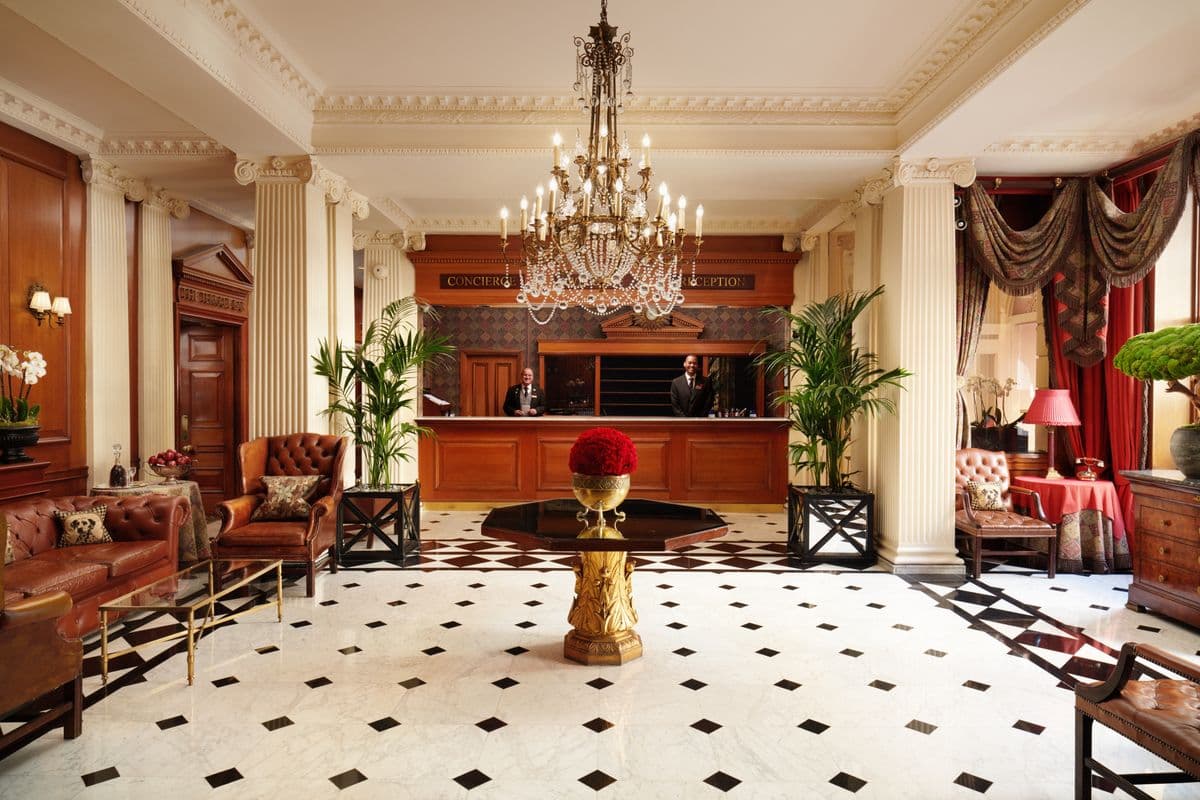 Red Carnation - The Chesterfield Mayfair, London