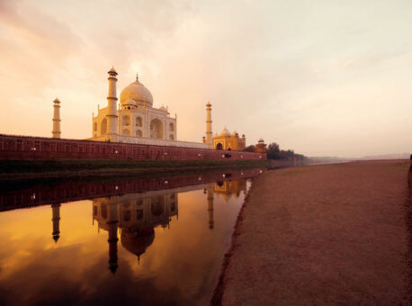 maharaja-express through Taj Mahal