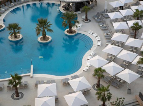 jumeirah-beach-hotel-pool-top-view_6-4_landscape